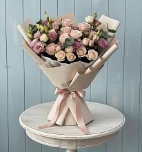 Букет цветов из:  Розы и Лизиантусы в Верхнем Любаже