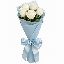 Букет 5 Белых роз Проуд в Верхнем Любаже