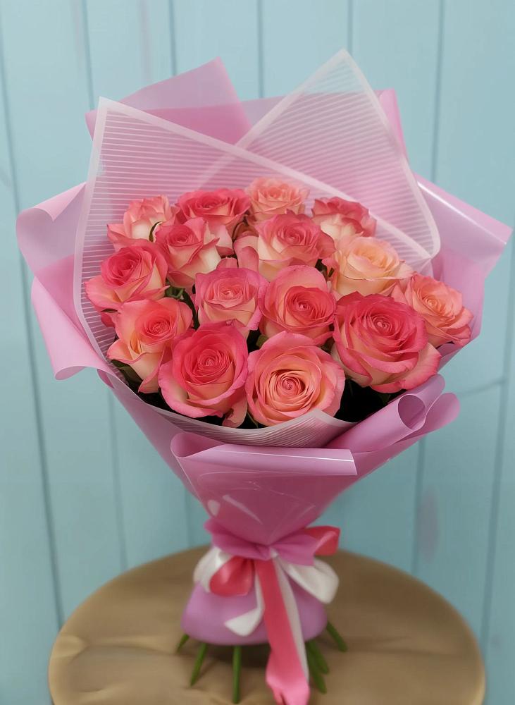 Букет 15 Розовых роз Равель в Верхнем Любаже
