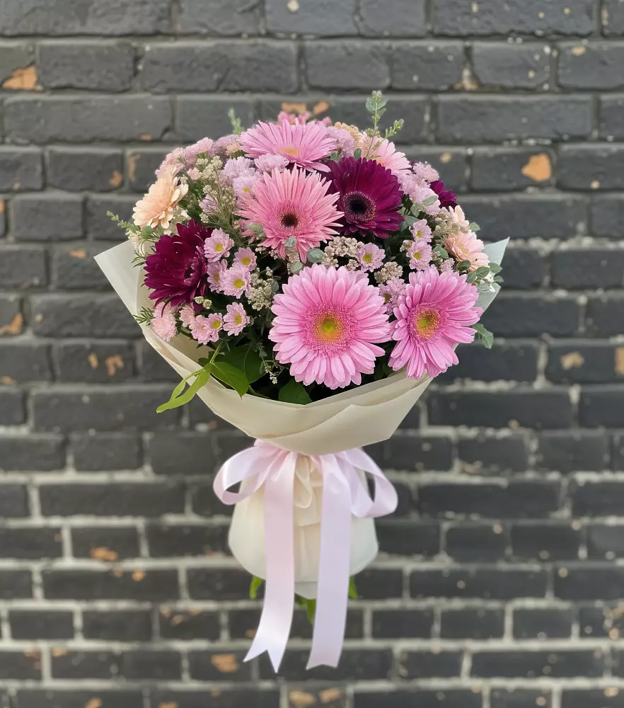 Букет цветов из: Герберы и Хризантемы в Верхнем Любаже