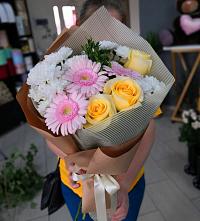 Букет цветов из:  Герберы, Розы и Хризантемы в Верхнем Любаже
