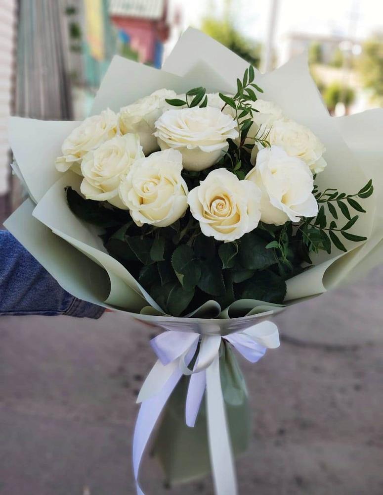 Букет Белые розы Проуд в Верхнем Любаже