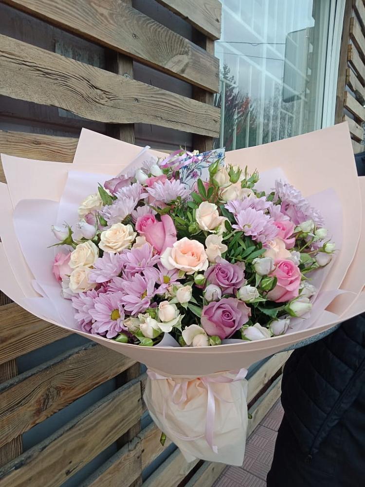 Букет цветов из: Розы и Хризантемы в Верхнем Любаже