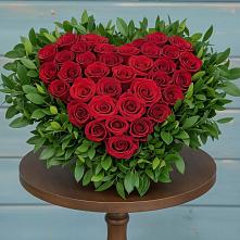 Цветочная композиция из Розы в виде сердца в Верхнем Любаже