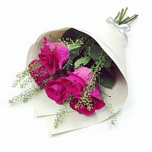 Букет цветов из:  Розы в Верхнем Любаже