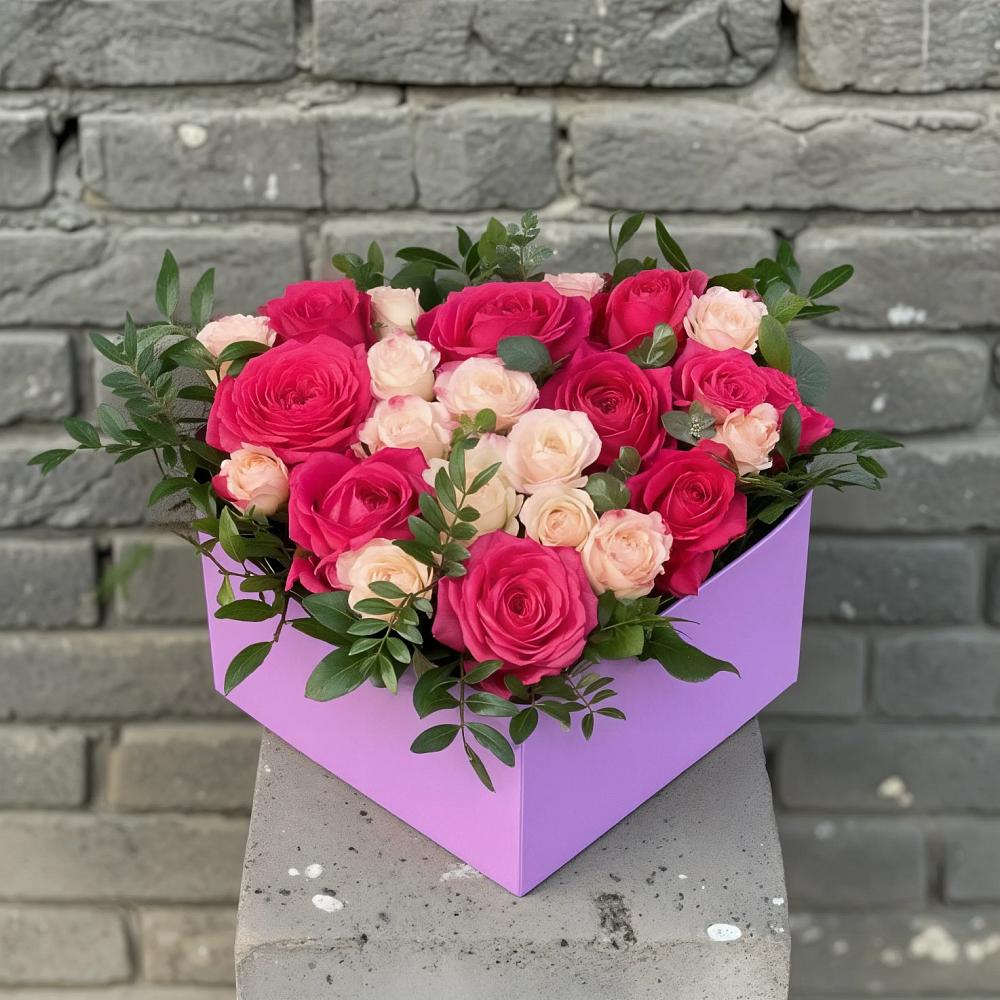 Цветочная композиция из Розы в коробке в Верхнем Любаже