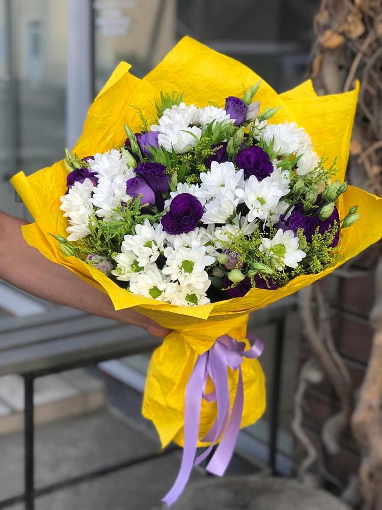 Букет цветов из: Ирисы, Хризантемы и Ромашки в Верхнем Любаже