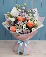 Букет цветов из:  Лизиантусы, Розы, Альстромерии и Гипсофила в Верхнем Любаже