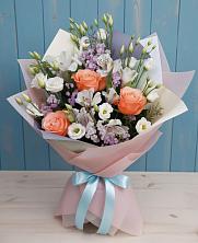 Букет цветов из:  Лизиантусы, Розы, Альстромерии и Гипсофила в Верхнем Любаже