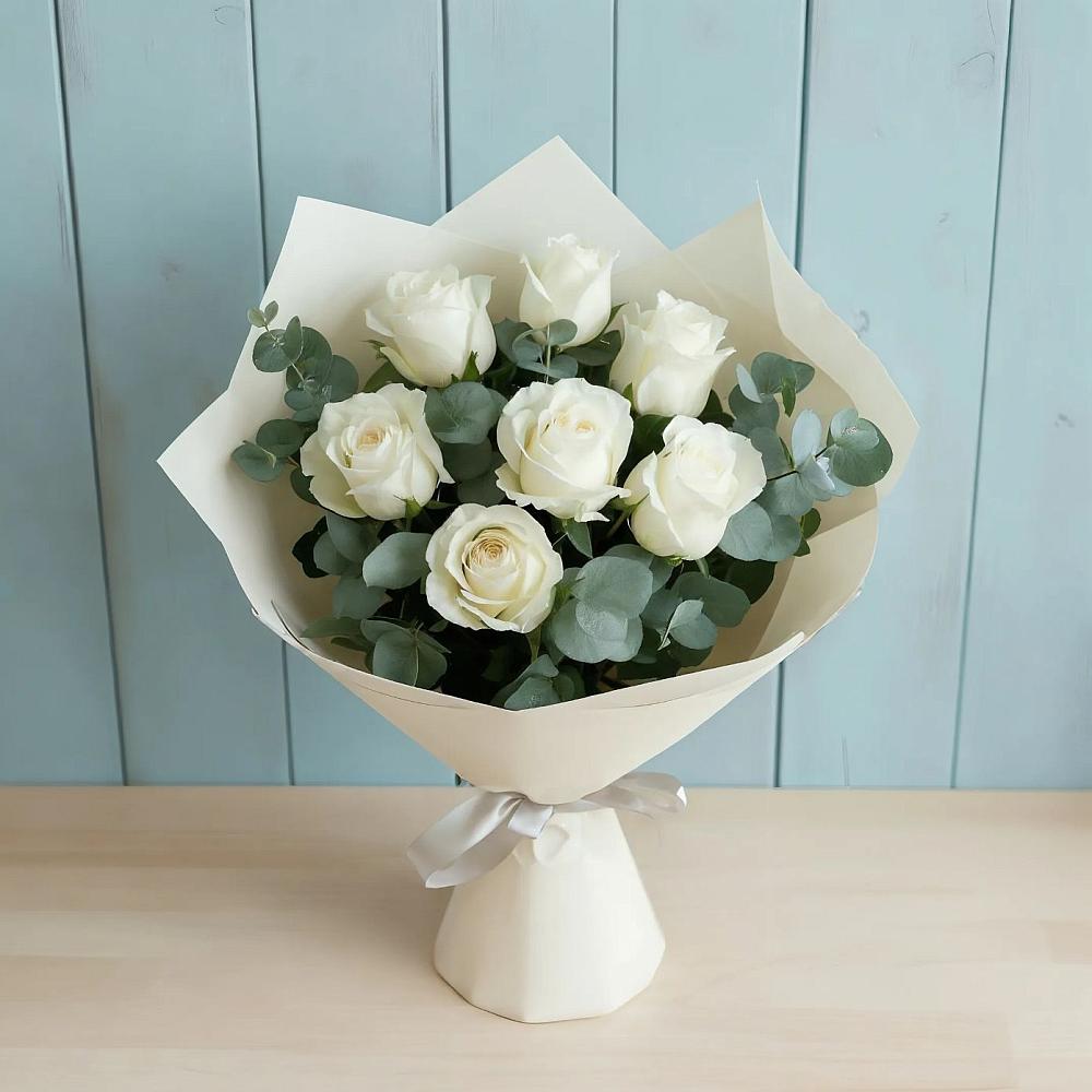 Букет Белые розы в Эвкалипте в Верхнем Любаже
