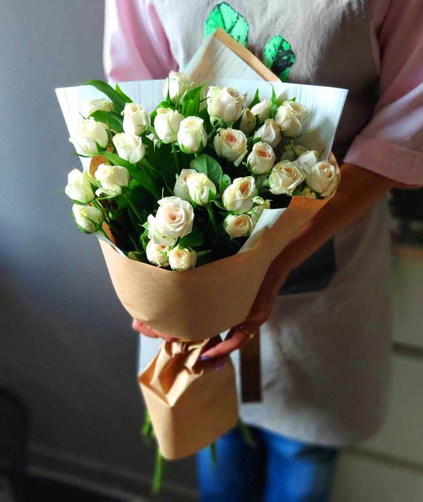 Букет цветов из: Розы в Верхнем Любаже