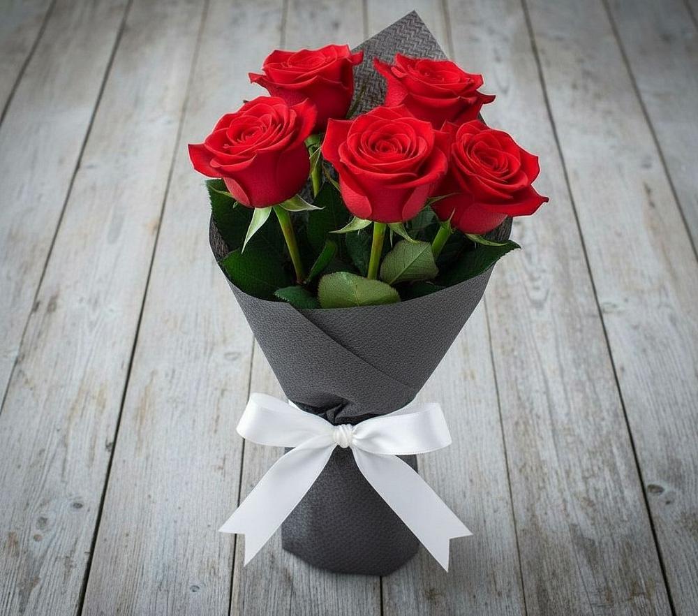 Букет 5 Красных роз Эдлесс Лав в Верхнем Любаже