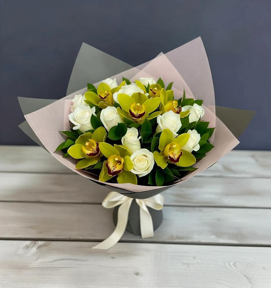 Букет цветов из: Орхидеи и Розы в Верхнем Любаже