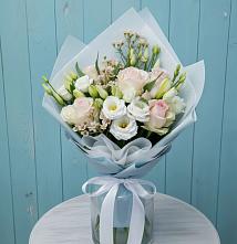 Букет цветов из:  Розы и Лизиантусы в Верхнем Любаже