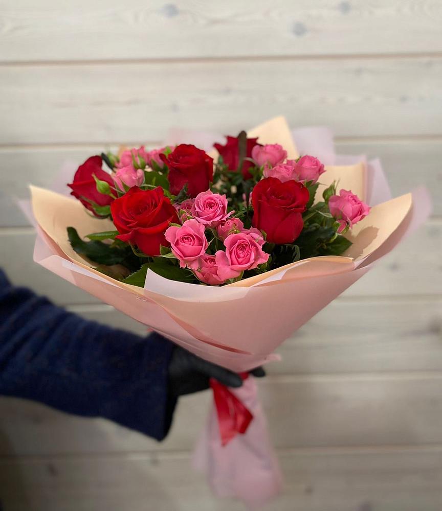 Букет цветов из: Розы в Верхнем Любаже