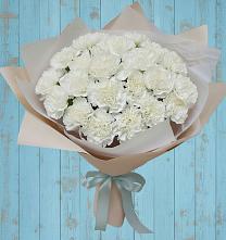 Букет цветов из:  Гвоздики в Верхнем Любаже