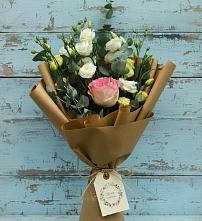Букет цветов из:  Розы и Лизиантусы в Верхнем Любаже