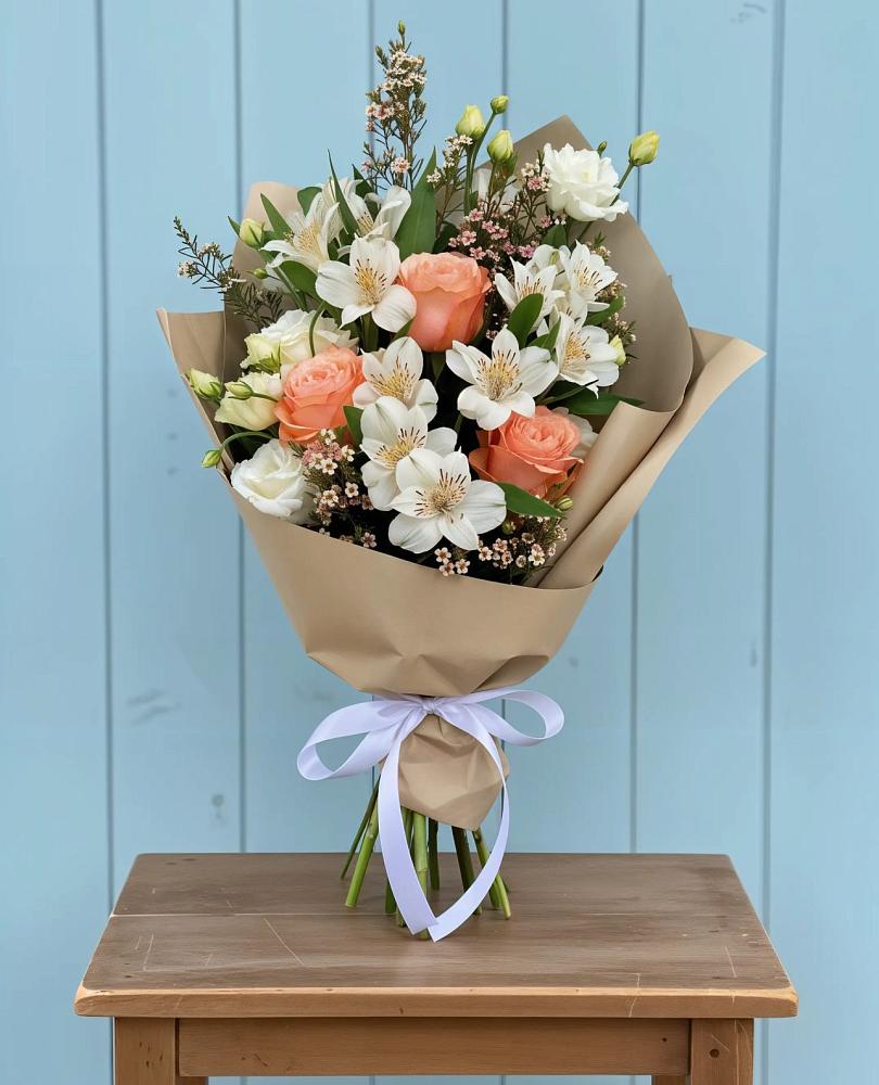 Букет цветов из: Альстромерии, Лизиантусы, Розы и Хризантемы в Верхнем Любаже