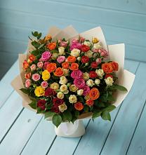Букет Микс из разноцветных кустовых роз в Верхнем Любаже