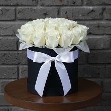 Цветочная композиция из Розы в шляпной коробке в Верхнем Любаже